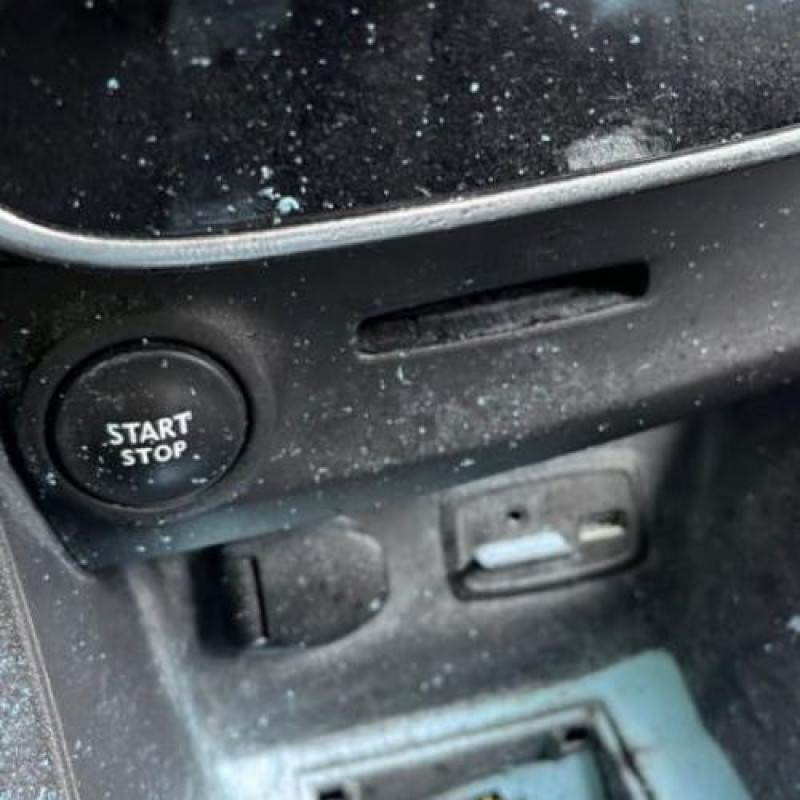Commande autoradio RENAULT CLIO 4 Photo n°14
