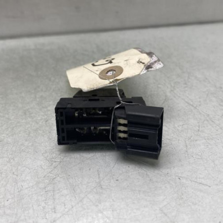 Interrupteur de leve vitre avant droit OPEL AGILA B
