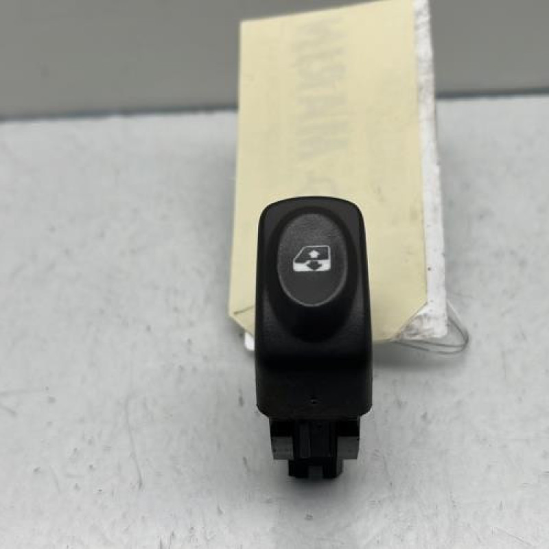 Interrupteur de leve vitre avant droit RENAULT SCENIC 1 Photo n°2