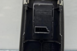 Interrupteur de leve vitre avant droit BMW SERIE 1 E87