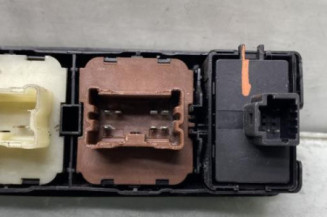 Interrupteur de leve vitre avant gauche RENAULT CAPTUR 1