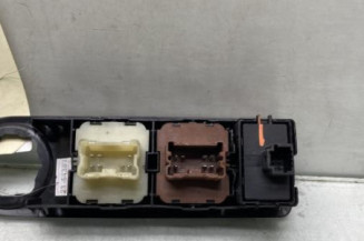 Interrupteur de leve vitre avant gauche RENAULT CAPTUR 1