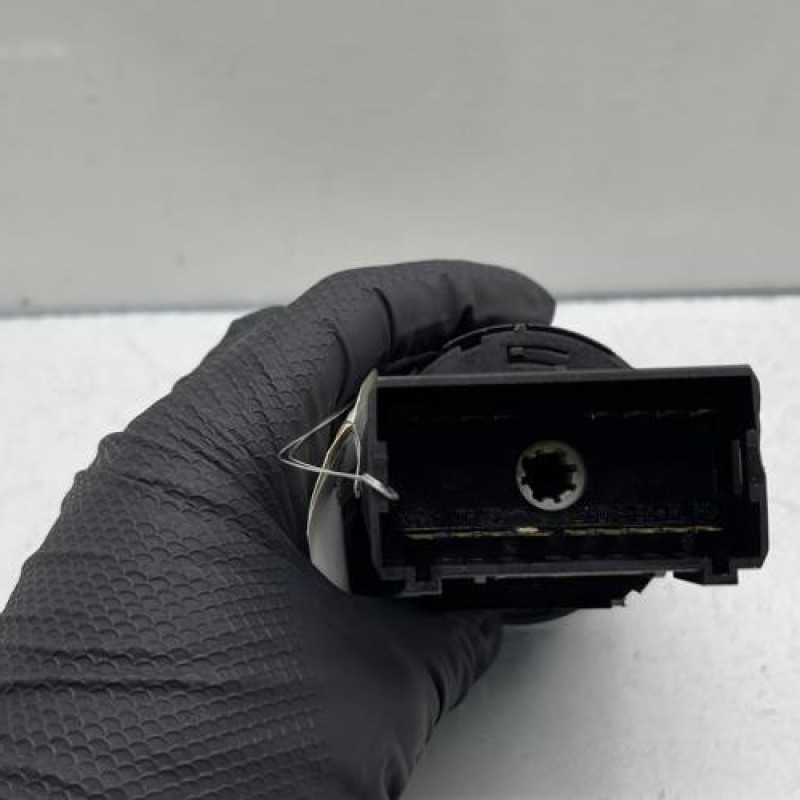 Commande de phare VOLKSWAGEN UP Photo n°2