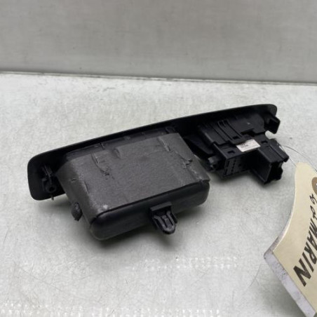 Interrupteur de leve vitre arriere gauche NISSAN QASHQAI 1