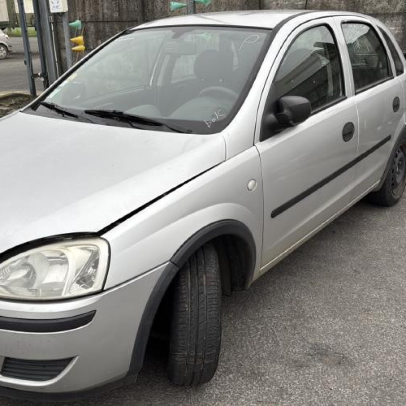 Feu arriere stop central OPEL CORSA C Photo n°5