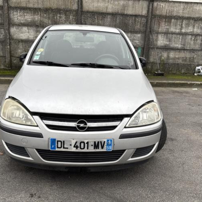 Feu arriere stop central OPEL CORSA C Photo n°12