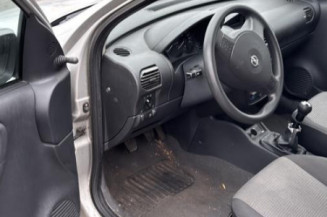 Feu arriere stop central OPEL CORSA C