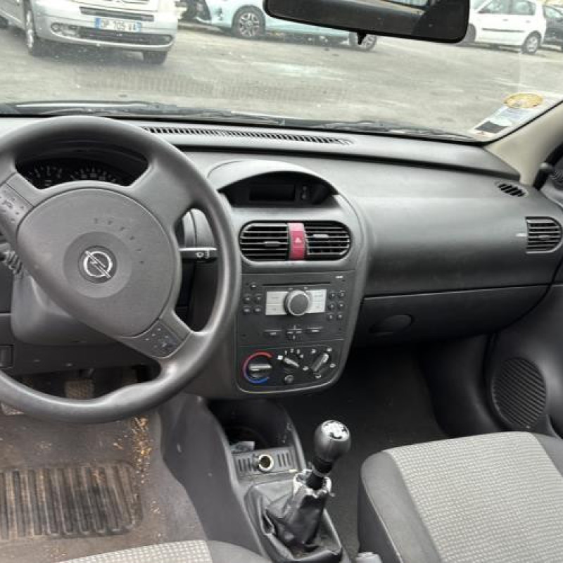 Feu arriere stop central OPEL CORSA C Photo n°16