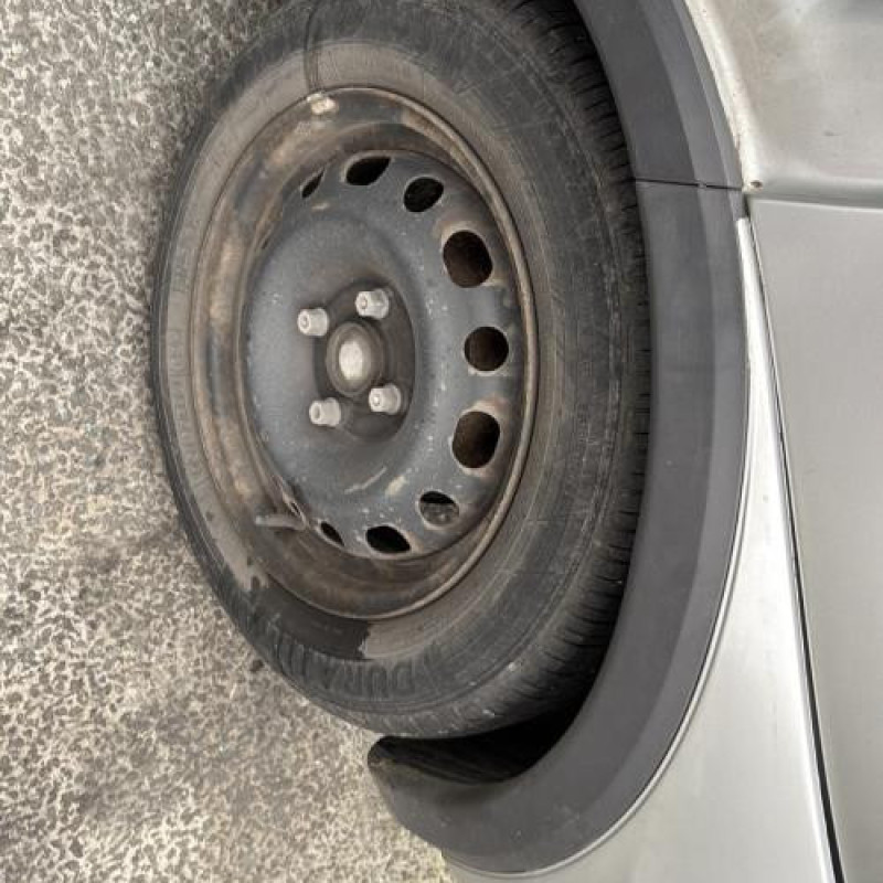 Feu arriere stop central OPEL CORSA C Photo n°18