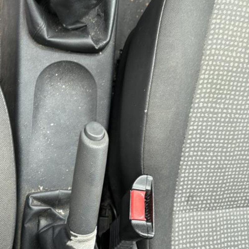 Feu arriere stop central OPEL CORSA C Photo n°20