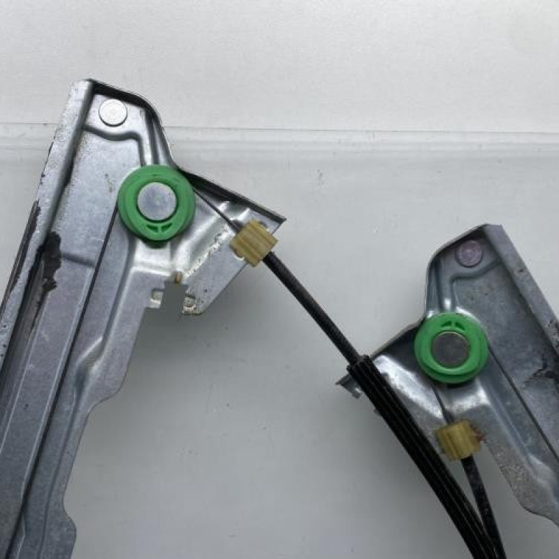 Leve vitre electrique avant gauche MERCEDES VITO 639 Photo n°4