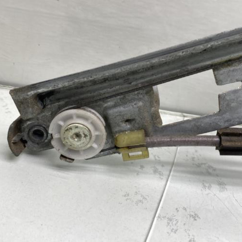 Leve vitre electrique avant droit RENAULT MEGANE 2 Photo n°4