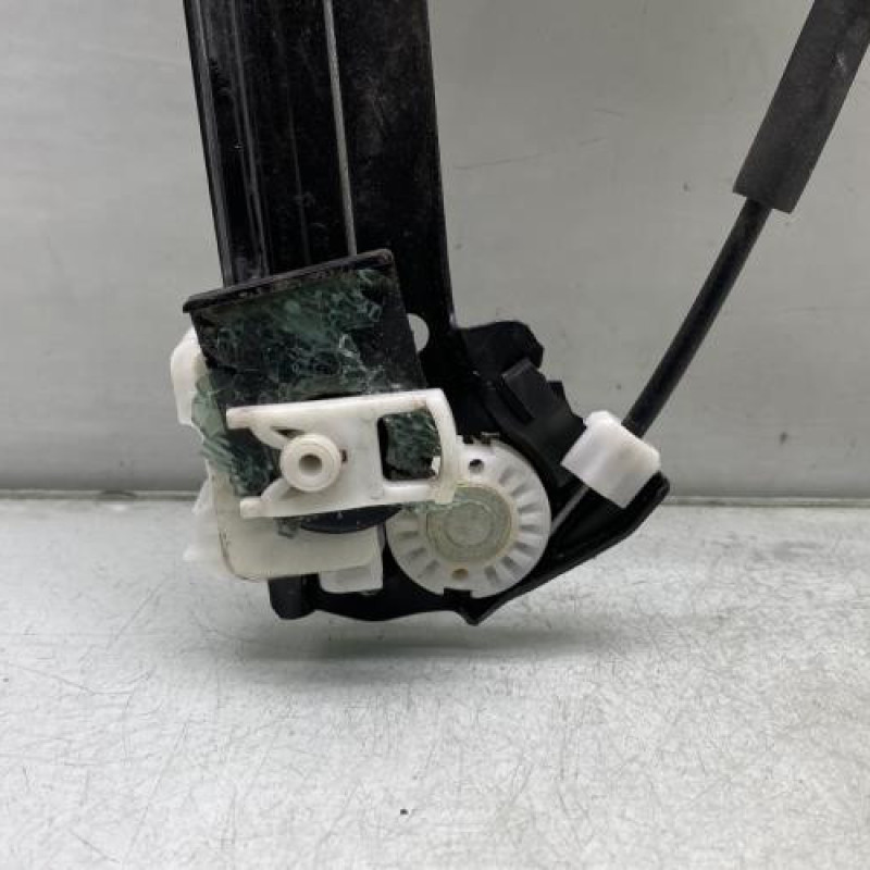 Leve vitre electrique avant droit PEUGEOT 308 2 SW Photo n°3