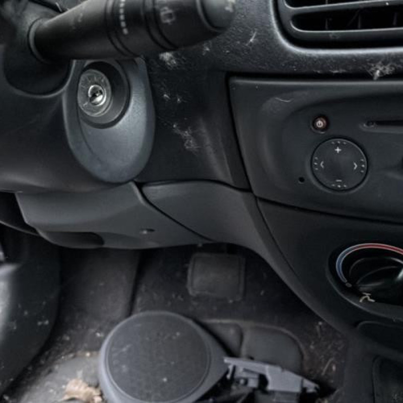 Leve vitre electrique avant droit RENAULT MEGANE 1 Photo n°18