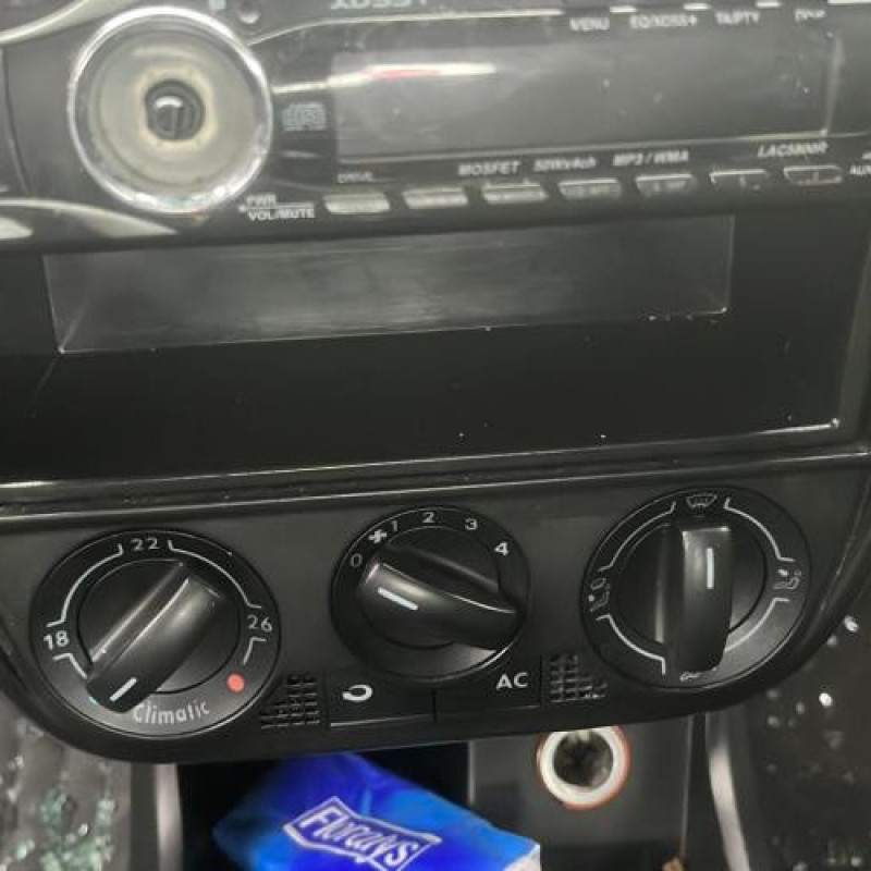 Leve vitre electrique avant droit VOLKSWAGEN FOX Photo n°17