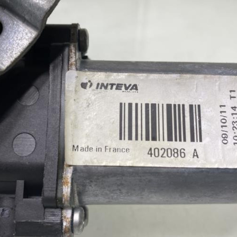 Leve vitre electrique avant droit RENAULT KANGOO 2 Photo n°8