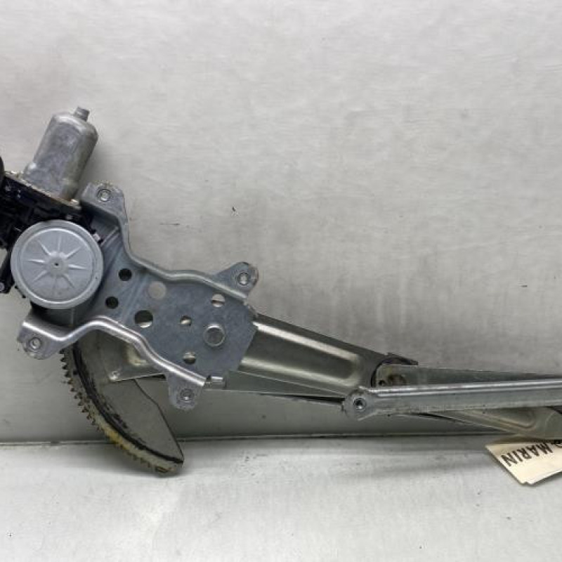 Leve vitre electrique avant droit SUZUKI SWIFT 3 Photo n°2