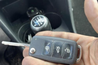 Cardan gauche (transmission) VOLKSWAGEN POLO 5