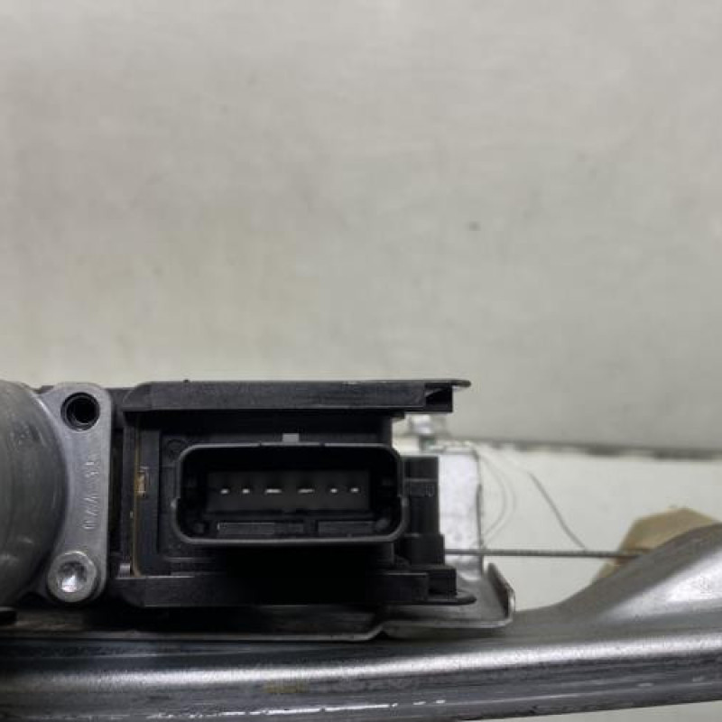Leve vitre electrique avant gauche PEUGEOT 208 1 Photo n°5