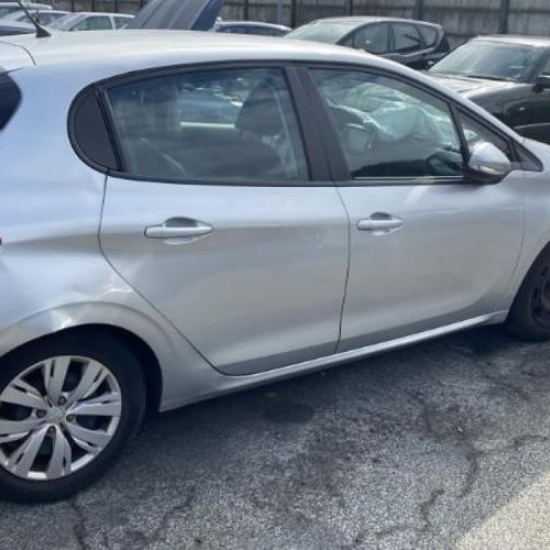 Leve vitre electrique avant gauche PEUGEOT 208 1 Photo n°11