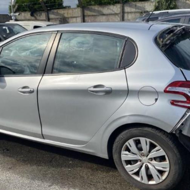 Leve vitre electrique avant gauche PEUGEOT 208 1 Photo n°12