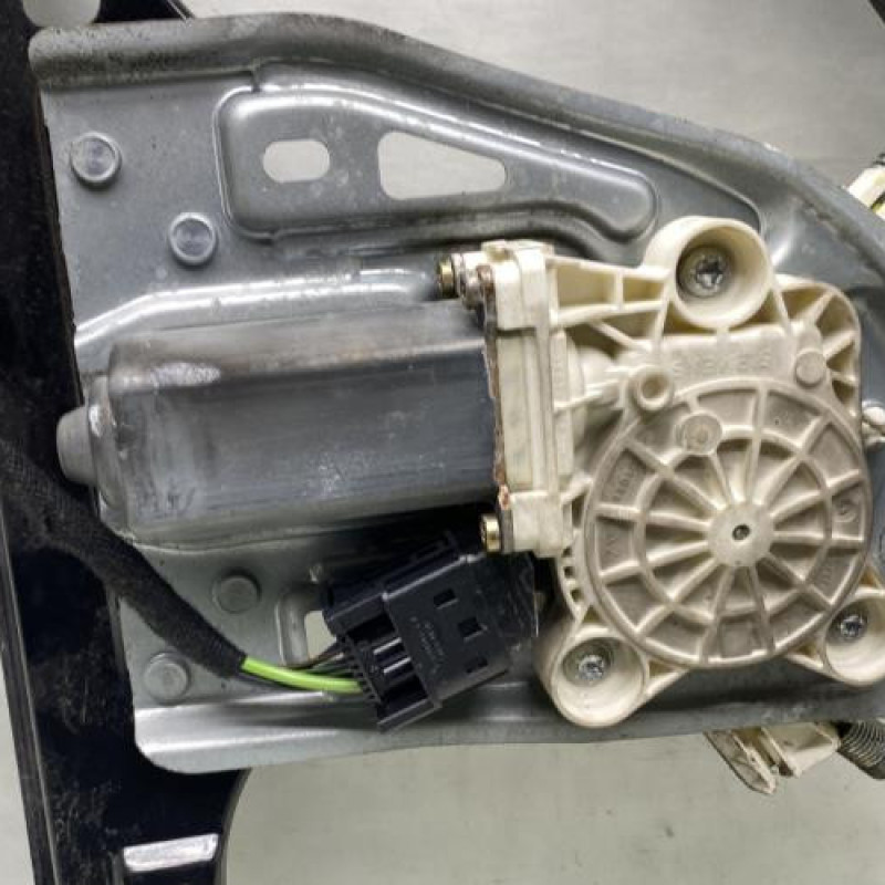 Leve vitre electrique avant gauche MERCEDES CLASSE C 203 Photo n°8