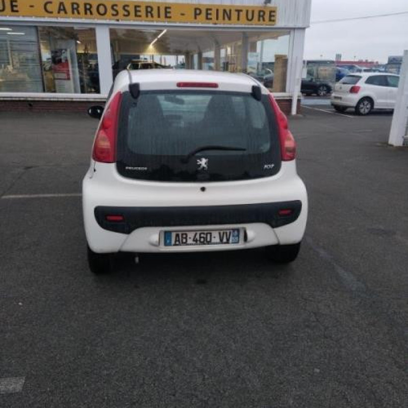Leve vitre electrique avant gauche PEUGEOT 107 Photo n°8