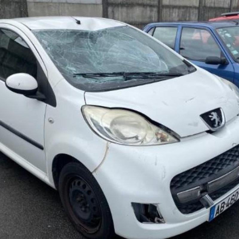 Leve vitre electrique avant gauche PEUGEOT 107 Photo n°16