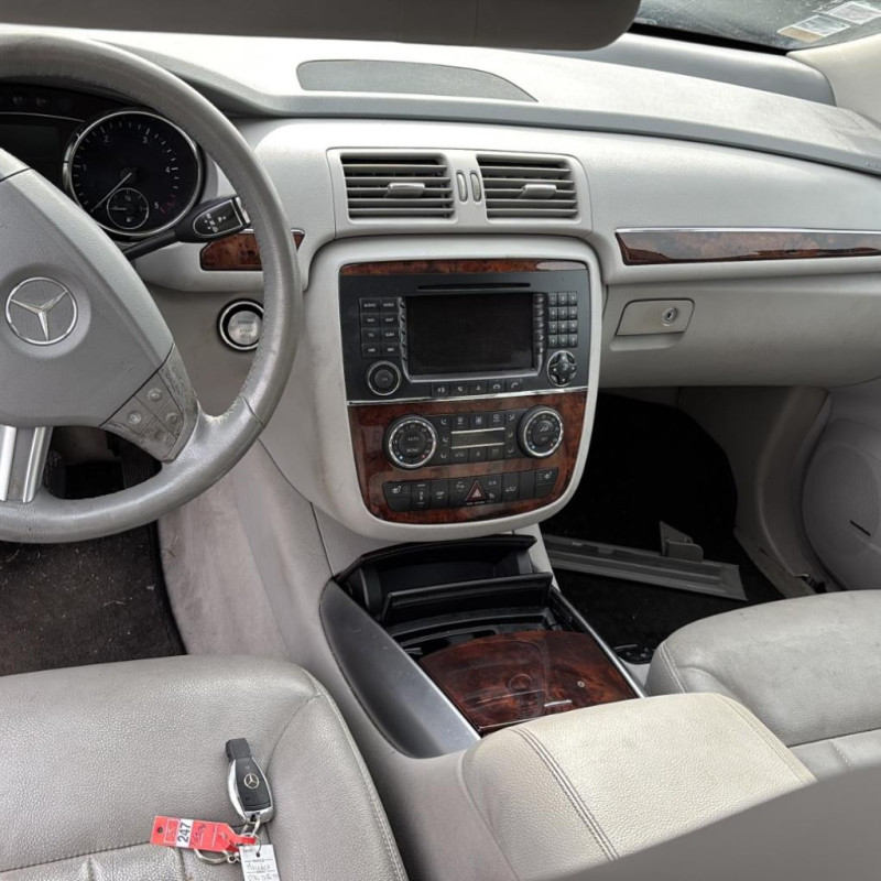 MERCEDES CLASSE R 251 PHASE 1 BREAK 320 3.0 CDI - 24V V6 TURBO 4-MATIC 4X4 Photo n°16