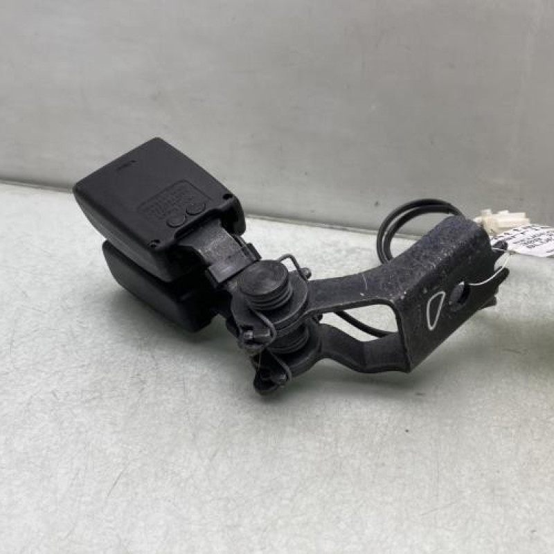 Attache ceinture arriere droit PEUGEOT 308 2 SW Photo n°3