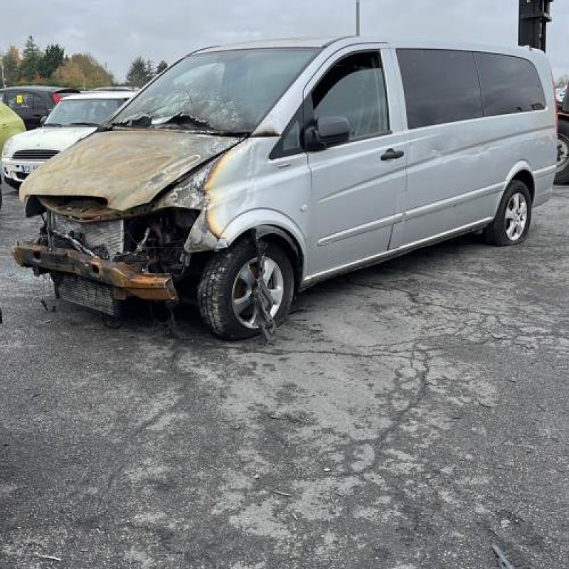 Poignee hayon MERCEDES VITO 639 Photo n°4
