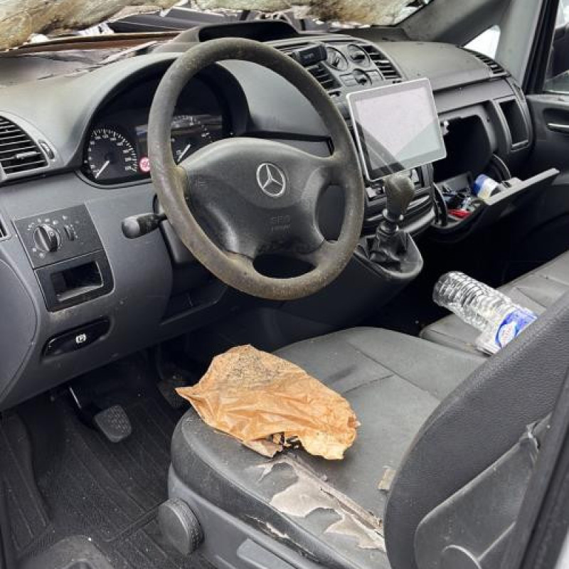 Poignee hayon MERCEDES VITO 639 Photo n°8