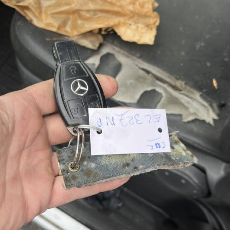 Poignee hayon MERCEDES VITO 639 Photo n°14