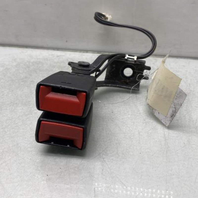 Attache ceinture arriere droit PEUGEOT 308 2 SW Photo n°1