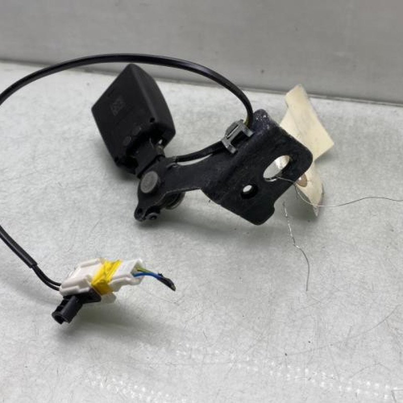 Attache ceinture arriere gauche PEUGEOT 308 2 SW Photo n°3
