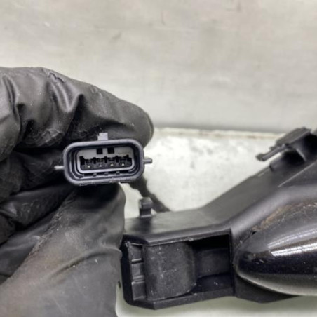 Poignee porte avant droit RENAULT CAPTUR 1