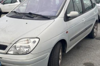 Poignee porte avant gauche RENAULT SCENIC 1