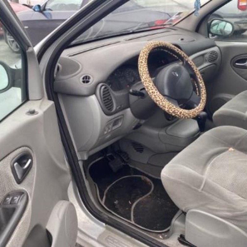 Poignee porte avant gauche RENAULT SCENIC 1 Photo n°13