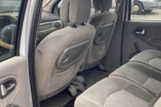 Poignee porte avant gauche RENAULT SCENIC 1