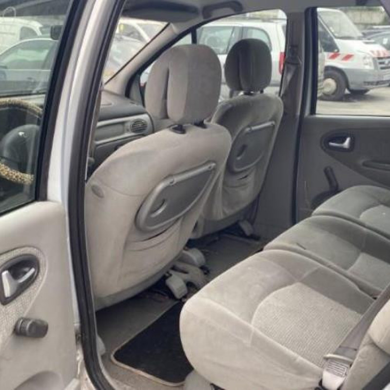 Poignee porte avant gauche RENAULT SCENIC 1 Photo n°14