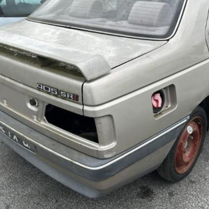 Poignee porte avant gauche PEUGEOT 405 Photo n°10