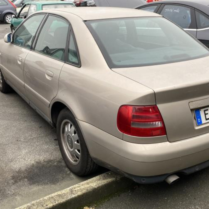 Feu arriere principal droit (feux) AUDI A4 1 Photo n°7