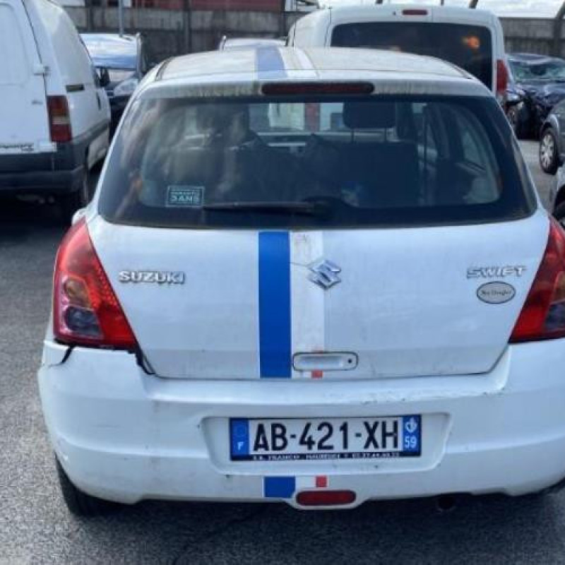 Feu arriere principal gauche (feux) SUZUKI SWIFT 3 Photo n°12