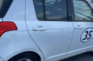 Feu arriere principal gauche (feux) SUZUKI SWIFT 3