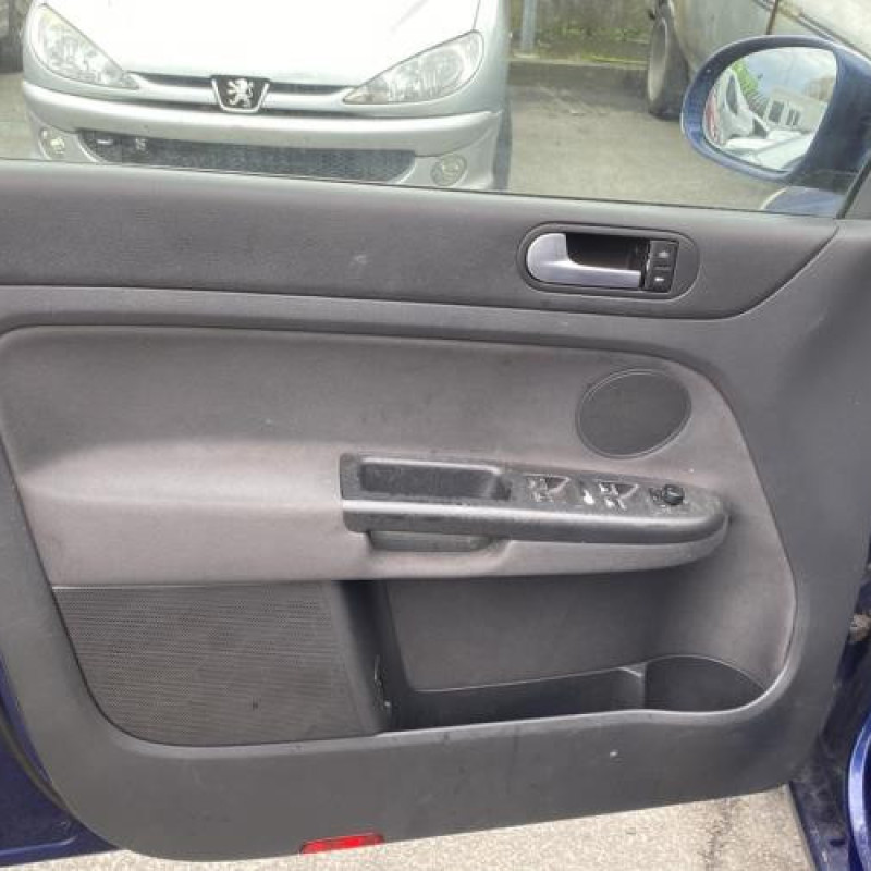 Feu arriere secondaire gauche (feux) VOLKSWAGEN GOLF PLUS Photo n°16