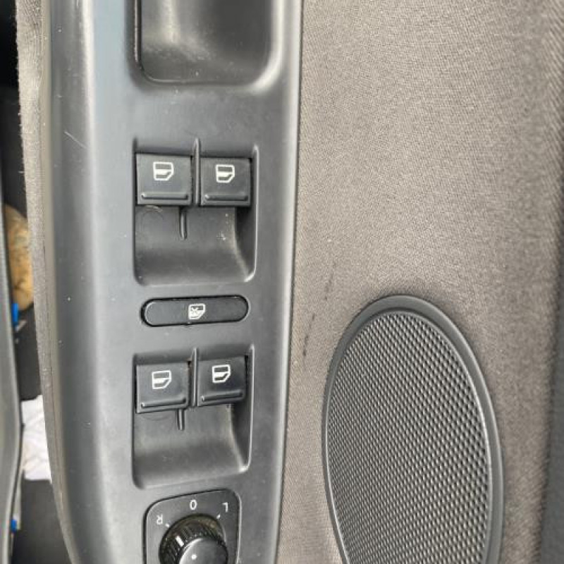 Moteur essuie glace avant droit VOLKSWAGEN GOLF PLUS Photo n°13
