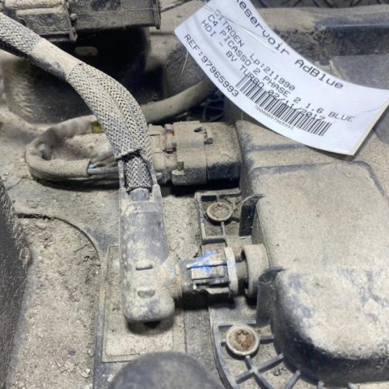 Reservoir AdBlue CITROEN C4 PICASSO 2 Photo n°4