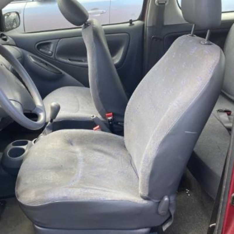 Feu arriere principal droit (feux) TOYOTA YARIS 1 Photo n°14