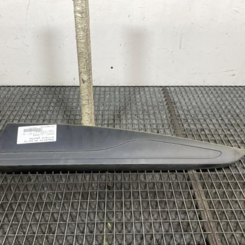 Baguette de porte arriere gauche  RENAULT CLIO 4 Photo n°1