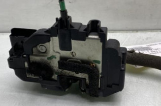 Serrure arriere droit NISSAN QASHQAI 1